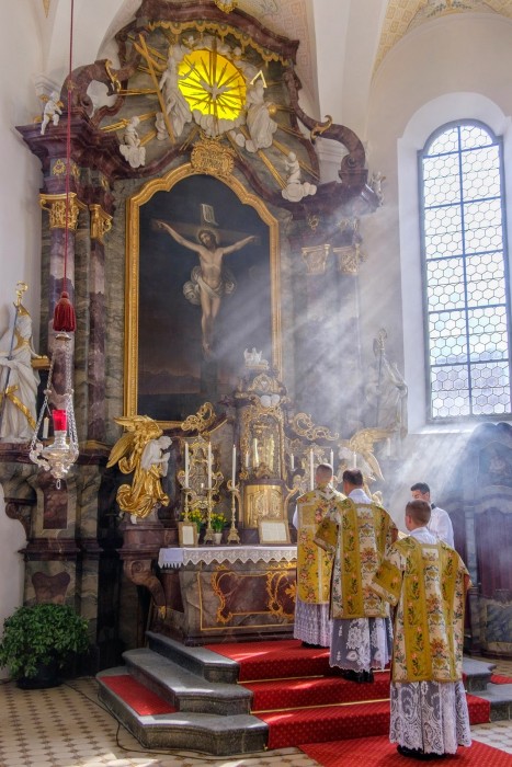 solemn_mass